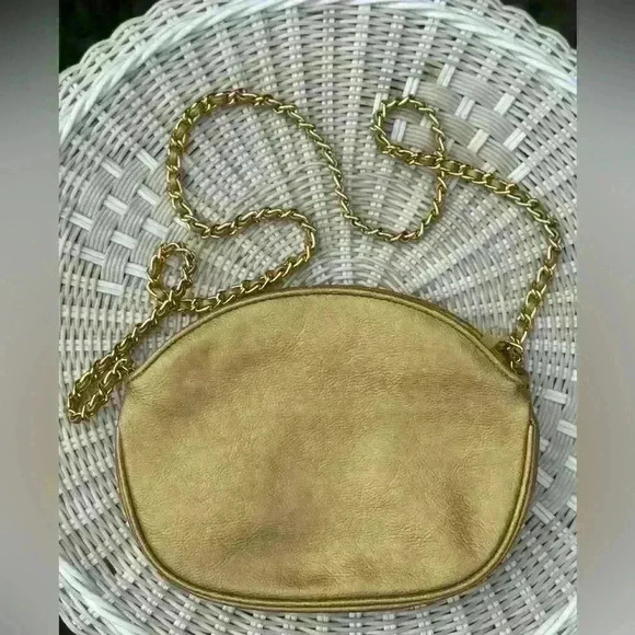 Saddle River metallic gold and silver crossbody bag purse. Woven front - Picture 2 of 9